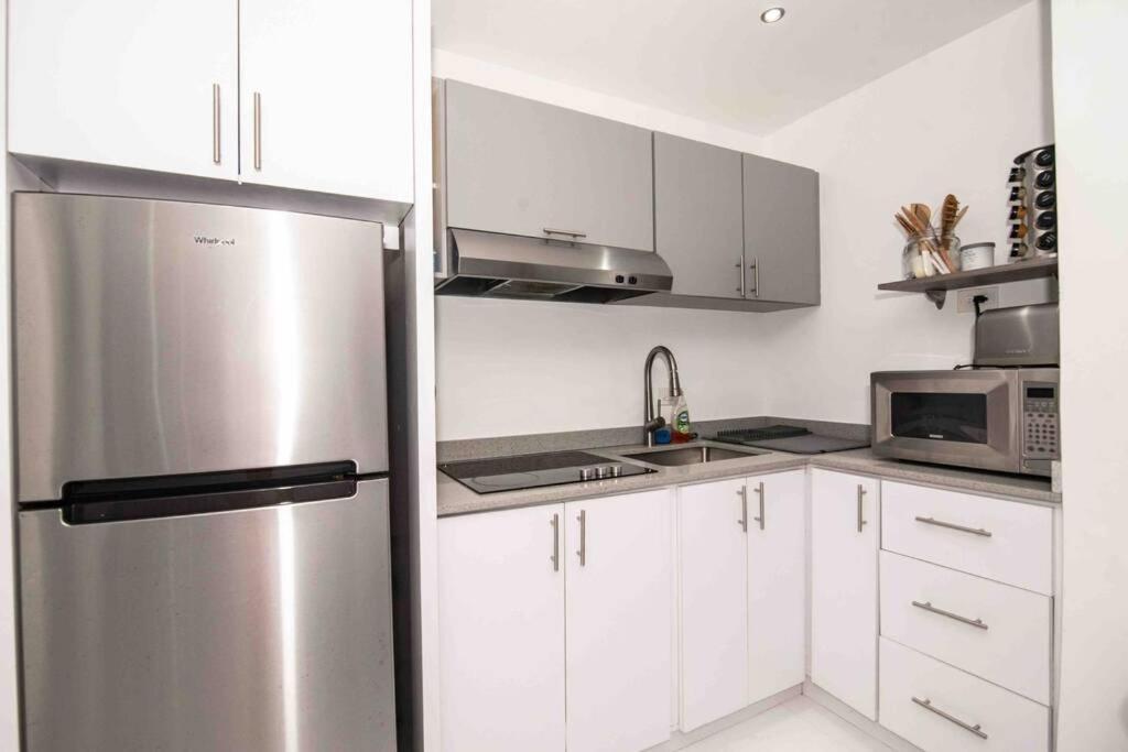 Modern 2Br With Kingbed In The Heart Of Isla Verde Strip San Juan Exterior photo