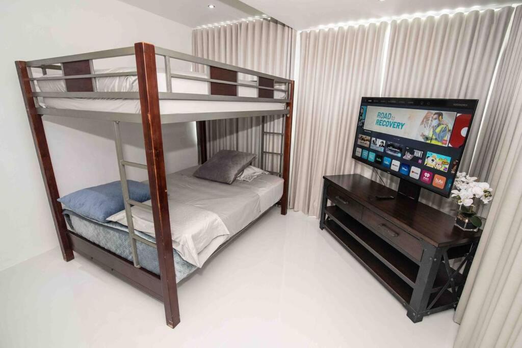 Modern 2Br With Kingbed In The Heart Of Isla Verde Strip San Juan Exterior photo